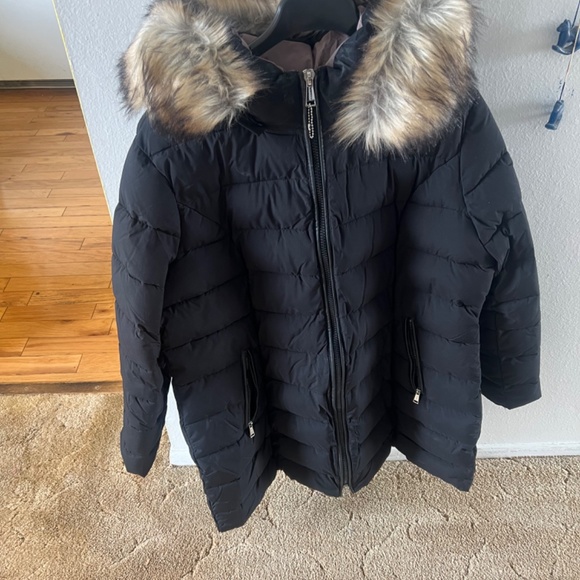 Black Puffer jacket - Picture 3 of 5